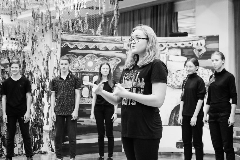 НАШИ ПЕДАГОГИ ВЕДУЩИЕ АКТЕРЫ ТЕАТРА, ИНДИВИДУАЛЬНО И ТВОРЧЕСКИ ПОДХОДЯТ К ОБРАЗОВАНИЮ И РАЗВИТИЮ КАЖДОГО УЧЕНИКА