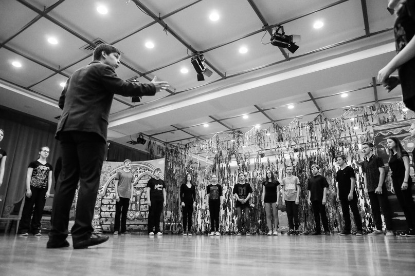 ПРОФЕССИОНАЛЬНАЯ ДЕЯТЕЛЬНОСТЬ СТУДИИ НАЦЕЛЕНА НА РАСКРЫТИЕ И ДАЛЬНЕЙШЕЕ РАЗВИТИЕ АКТЕРСКИХ СПОСОБНОСТЕЙ, ФОРМИРОВАНИЕ ДУХОВНОГО, КУЛЬТУРНОГО И ЭСТЕТИЧЕСКОГО УРОВНЯ УЧЕНИКА